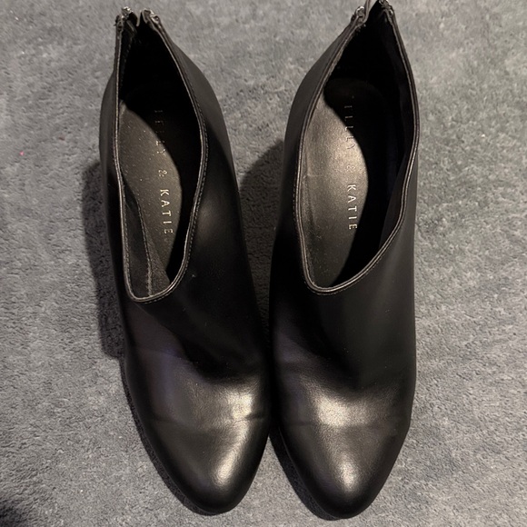 Kelly & Katie Classic Black Ankle Booties - Picture 4 of 5